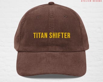 Geborduurde corduroy pet AoT TITAN SHIFTER - Vintage minimalistische streetwear