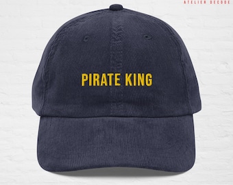Geborduurde corduroy pet uit één stuk PIRATE KING - Vintage minimalistische streetwear