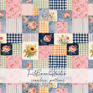 Op de afbeelding: Een patchwork stofpatroon met vierkanten van roze bloemenprints, blauw-witte vichy, oranje-witte ruiten en groen ruitpatroon. Het ontwerp bevat illustraties van rozen, zonnebloemen en tulpen. Tekst: FileBoomStudio seamless patterns.