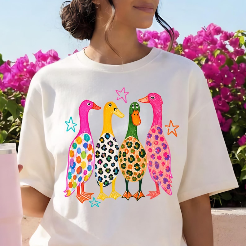 Preppy Ducks PNG, färgglad sommardesign, rolig gräsandsänderillustration, leopardmönsterbildfil bild 4