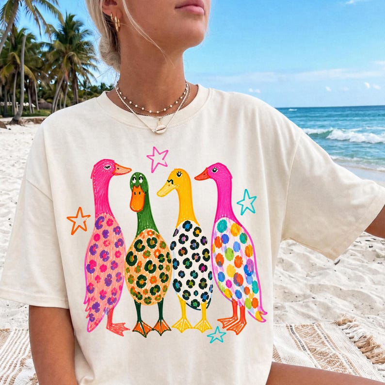 Preppy Ducks PNG, färgglad sommardesign, rolig gräsandsänderillustration, leopardmönsterbildfil bild 5