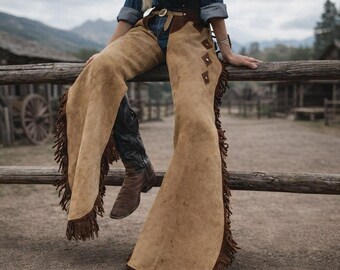 Handgefertigte Western Damen Cowgirl Chaps - Echtlederhose mit Fransen Rodeo Chaps