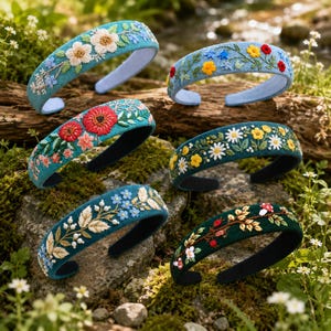 Diadema bordada con flores silvestres, cinta para el cabello botánica de lino, accesorio floral estilo cottagecore para el cabello, regalo hecho a mano para mujeres.