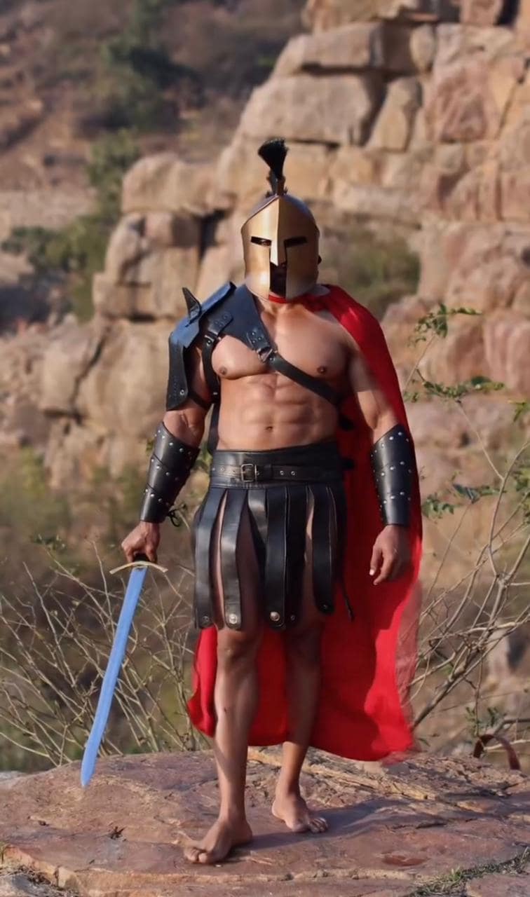 Men's Gladiator Outfits - Halloween Costumes