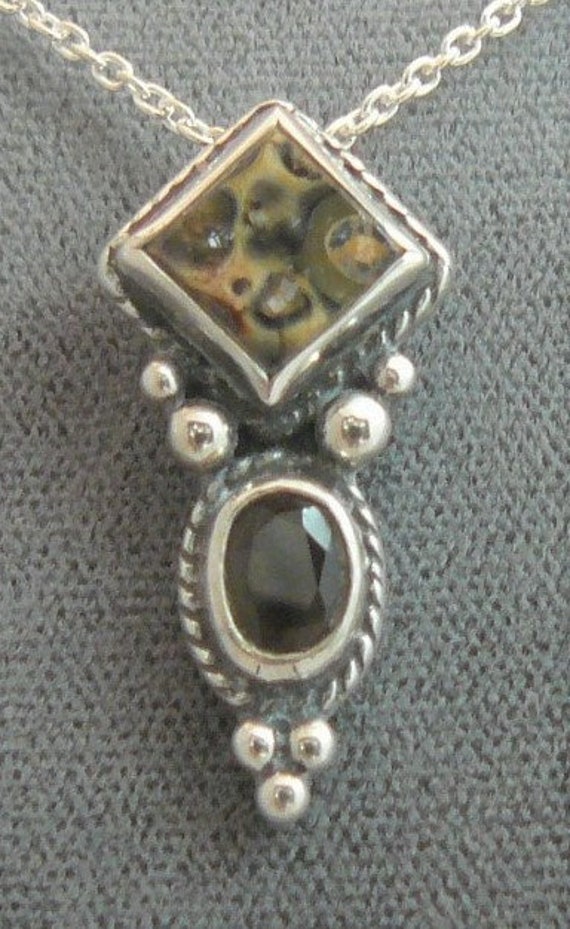Garnet  Agate Sterling Silver Gemstone Pendant wi… - image 2