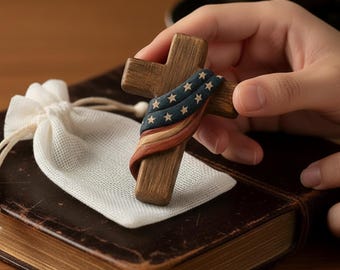 Handgeschilderd houten kruis Amerikaanse vlag – gebedsaandenken op zak