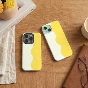 Pode incluir: Um conjunto de três canecas de cerâmica com acabamento fosco e salpicado. Cada caneca apresenta uma cor diferente: azul claro, creme e cinza. As canecas têm um design simples e moderno com formato arredondado e uma alça confortável.