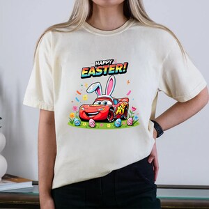 Camiseta de Pascua de Rayo McQueen, camiseta con orejas de conejo de Cars, camiseta de búsqueda de huevos de Pascua de Kachow, regalo para fanáticos de las películas de Disney Pixar, camiseta de Pascua de Magical Racing Squad imagen 6
