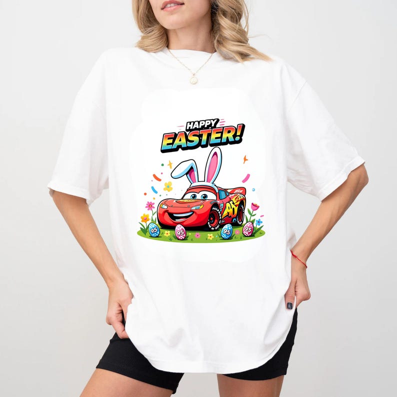 Camiseta de Pascua de Rayo McQueen, camiseta con orejas de conejo de Cars, camiseta de búsqueda de huevos de Pascua de Kachow, regalo para fanáticos de las películas de Disney Pixar, camiseta de Pascua de Magical Racing Squad imagen 3