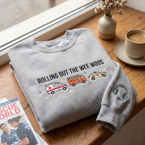 Sudadera bordada para operador del 911: Rolling Wee Woos, suéter de cuello redondo para socorristas.