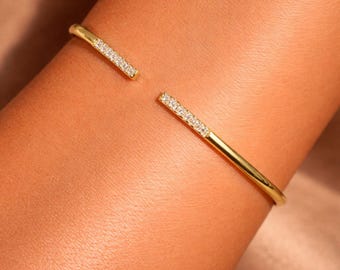 Gold Open Cuff Armband mit Cubic Zirkonia, Minimalist Gold Armreif