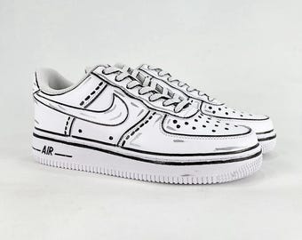 Custom Air Force One handgeschilderde anime-stijl cartoon sneakers wit en zwart ontwerp voor liefhebbers van streetwear cartoon af1