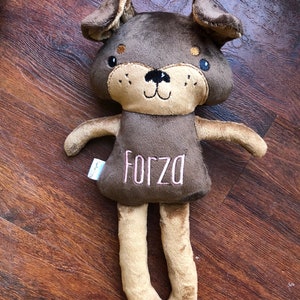 Peluche de perro Doberman con monograma. Muñeca de peluche de 18 de altura. Muñeca de perro personalizada imagen 3