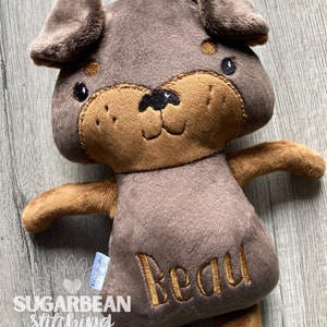 Peluche de perro Doberman con monograma. Muñeca de peluche de 18 de altura. Muñeca de perro personalizada imagen 4