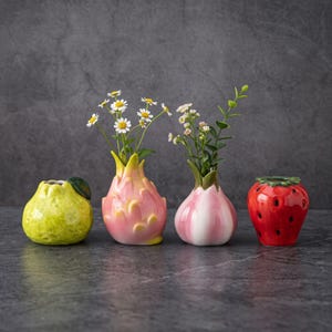 Ceramic Fruit Bud Vase for Reed Diffuser, Cute Strawberry Pear Pot, Cottagecore Dopamine Home Decor, Handmade Small Kitchen Centerpiece