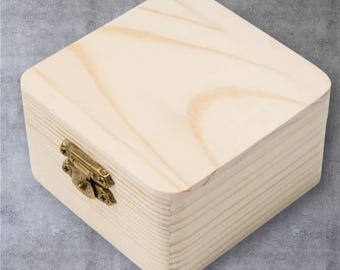 Wooden Gift Box | 8x8x4.5cm Storage Organizer | Pine Wood Keepsake Box
