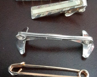 Lot of 5 Vintage metal tie clips in gold colors and silver tones Swank Rink Less and others