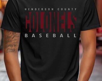 Design gráfico para camiseta com estampa de beisebol dos Coronéis em PNG, nas cores marrom e cinza, para download digital.