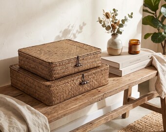 Set of 2 Handwoven Seagrass Storage Baskets with Lids