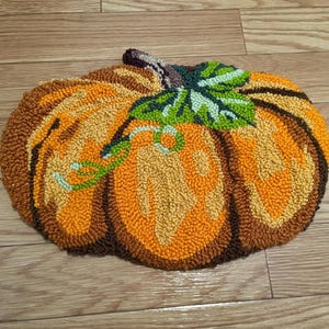 Tapis citrouille fait main | Tapis décoratif capitonné capitonné d'Halloween, tapis de broderie aiguilletée, citrouille