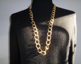 Vintage Long Length Faux Brushed Gold Chunky Chain Link Necklace in Very Good Condition with a classic, timeless, elegant appeal design
