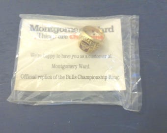 1991 Chicago Bulls Championship Replica Ring, Montgomery Ward Packaging