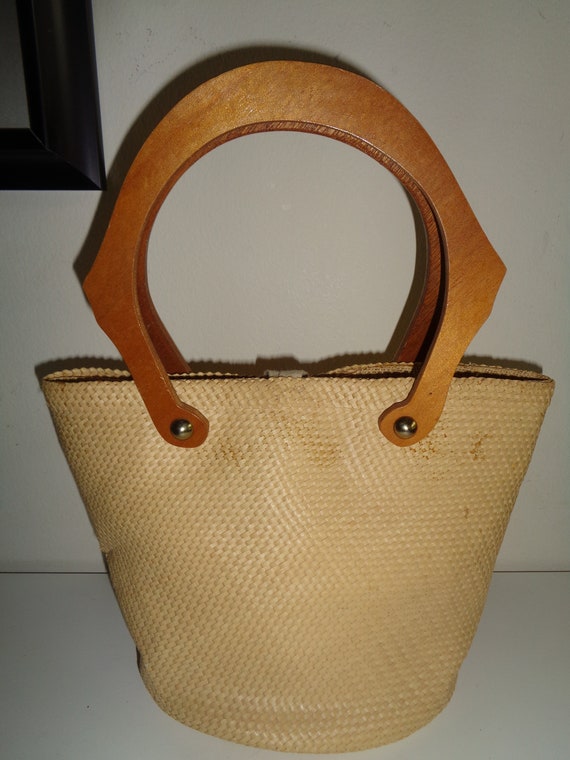 Vintage Straw Handbag with wooden handles and lov… - image 6