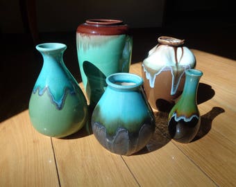 Vintage Vignette of Five (5) Vases in the same color palette but in different shapes, A Curated Collection for sale in Very Good Condition