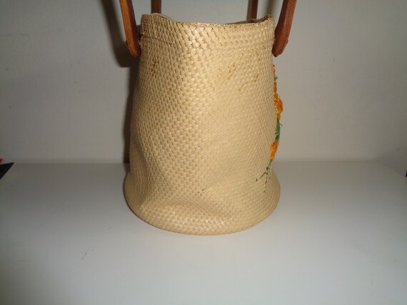 Vintage Straw Handbag with wooden handles and lov… - image 3