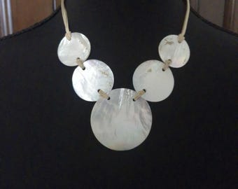 Marvelous MOTHER OF PEARL Round Disc Necklace in Very Good Condition