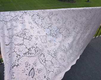 Vintage Quaker Lace Cotton Tablecloth, 64" x 84"