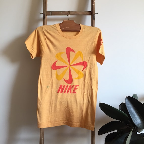 vintage NIKE shirt - 1970's - Pinwheel Design - RA