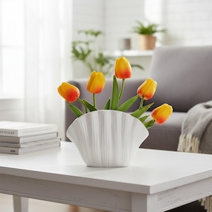 Ceramic Shell Vase, Minimalist Dried Flower Arrangement, Desktop Ornament