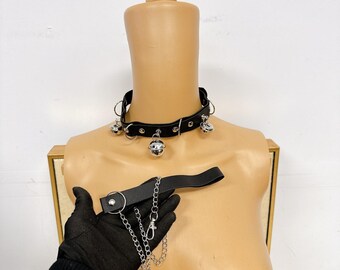 Gothic Kunstleder Choker Set mit abnehmbarer Kettenleine und Glocke