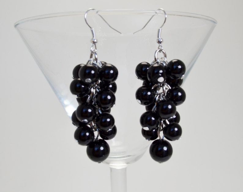 Pearl Jewelry Chunky Earrings Black Bridesmaid Earrings Pearl Earrings Wedding Earrings Pearl Cluster Earrings Black Pearls Earrings