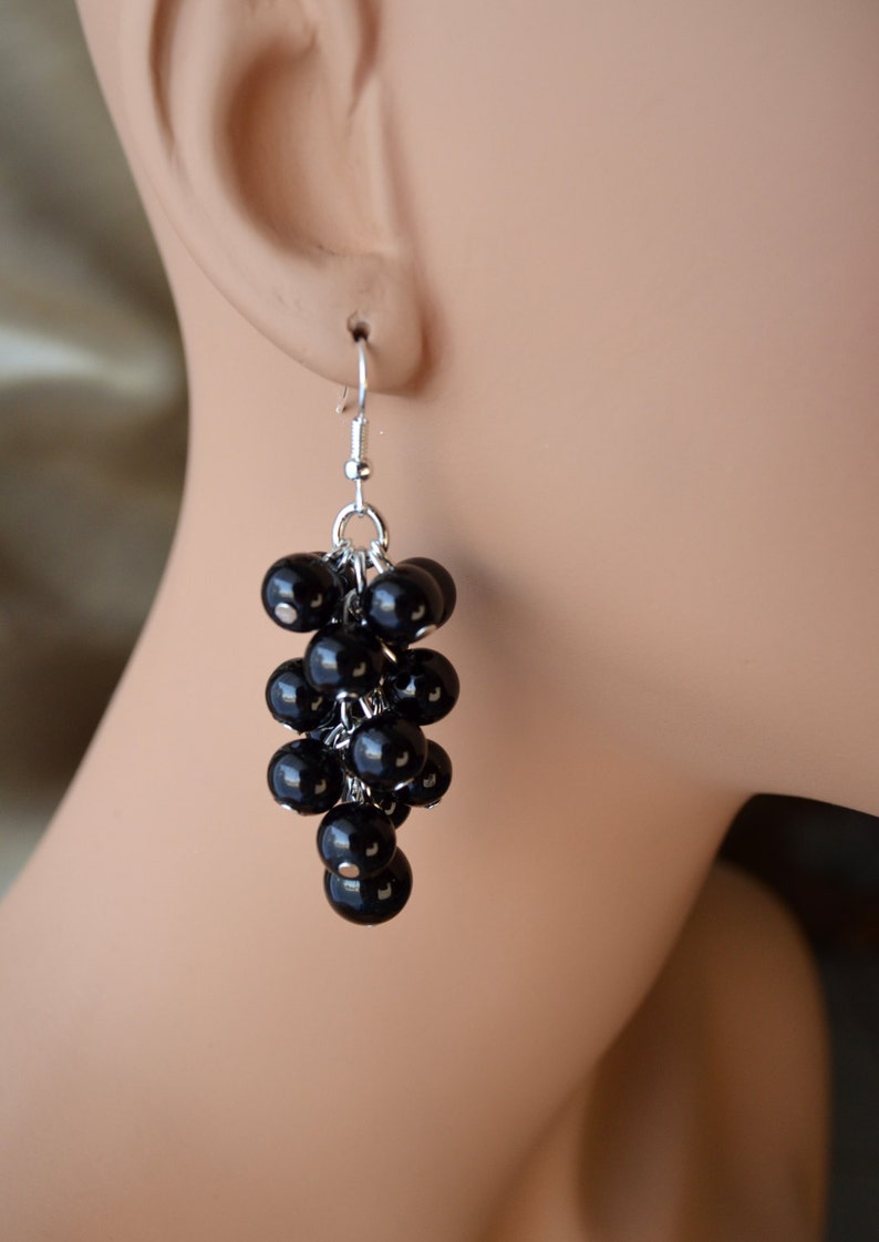 Pearl Jewelry Chunky Earrings Black Bridesmaid Earrings Pearl Earrings Wedding Earrings Pearl Cluster Earrings Black Pearls Earrings