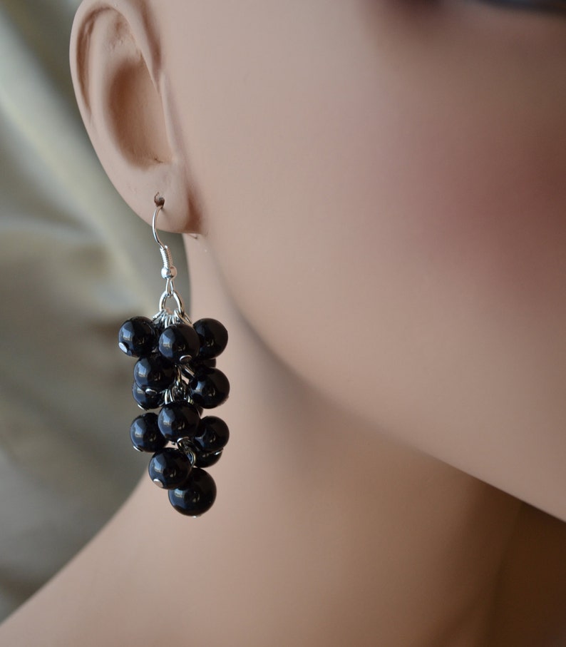 Pearl Jewelry Chunky Earrings Black Bridesmaid Earrings Pearl Earrings Wedding Earrings Pearl Cluster Earrings Black Pearls Earrings