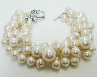 Off White Pearl Bracelet, Ivory Cluster Bracelet, Pearl Cluster Bracelet, Bridal Pearl Bracelet, Chunky Pearl Bracelet, Bridesmaid Bracelet