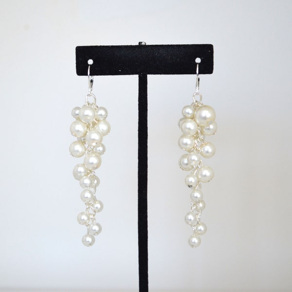 Cascading Ivory Pearl Earrings, Ivory Pearl Cluster Earrings, Tapered White Pearl Earrings, Pearl Earrings, White Bridal Pearl Earrings,