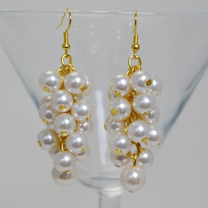 Pearl Chunky Earrings, Pearl Cluster Earrings, Ivory Pearl Earrings, Pearl Earrings, Pearl Dangle Earrings, Pearl Bridal Earrings,