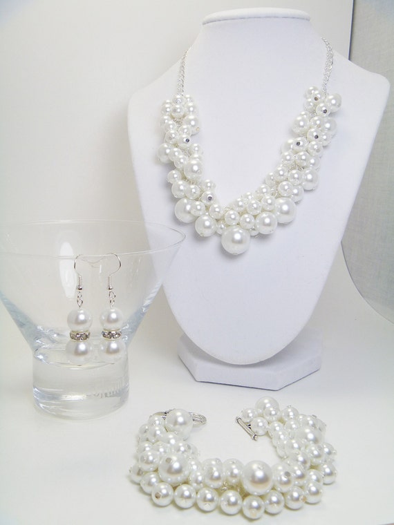 Items similar to White Pearl Jewelry Set, Chunky Jewelry, Custom Bridal