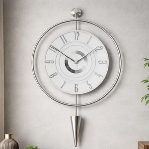 Relógio de parede escandinavo grande, 90 x 50 cm – Relógio silencioso moderno em metal prateado com pêndulo, decoração minimalista e luxuosa para sala de estar, relógio de parede extragrande.