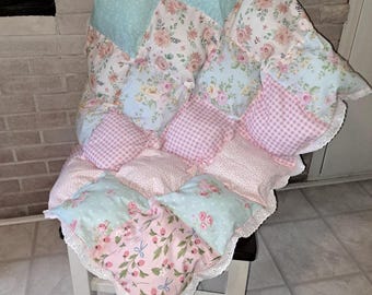 Handgemachte Cottage Bloom Puff Quilt