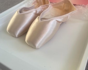 Ballet Shoes  Russian Pointe