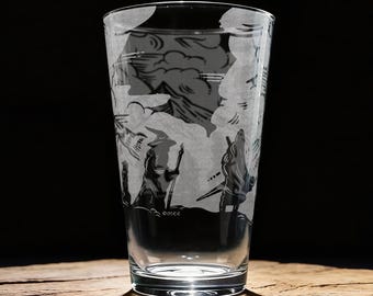Vaso de pinta de 473 ml (16 oz) grabado con láser de La Comunidad del Anillo™, artículo de bar con licencia oficial de El Señor de los Anillos™, regalo ideal para los fans de Tolkien.