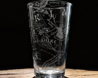 Karta över Fylket lasergraverat 473 ml glas, officiellt licensierat The Sagan om ringen™ barglas