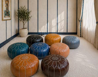 Pouf tradizionale marocchino in pelle, ottomano ottomano fatto a mano, seduta da pavimento in stile boho, elegante complemento d'arredo per la casa.