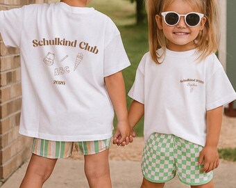 Schulkind Club Shirt personalisiert mit Name,Einschulung 2026 T-Shirt für Mädchen & Jungen, Vorder- und Rückendruck,Geschenk zum Schulanfang