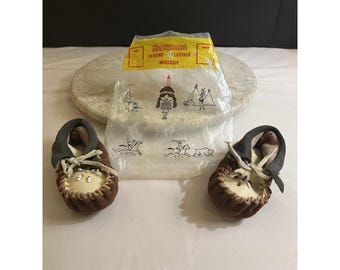 Vintage Genuine Leather Minnehaha Moccasins Size 2-3 Excellent Condition