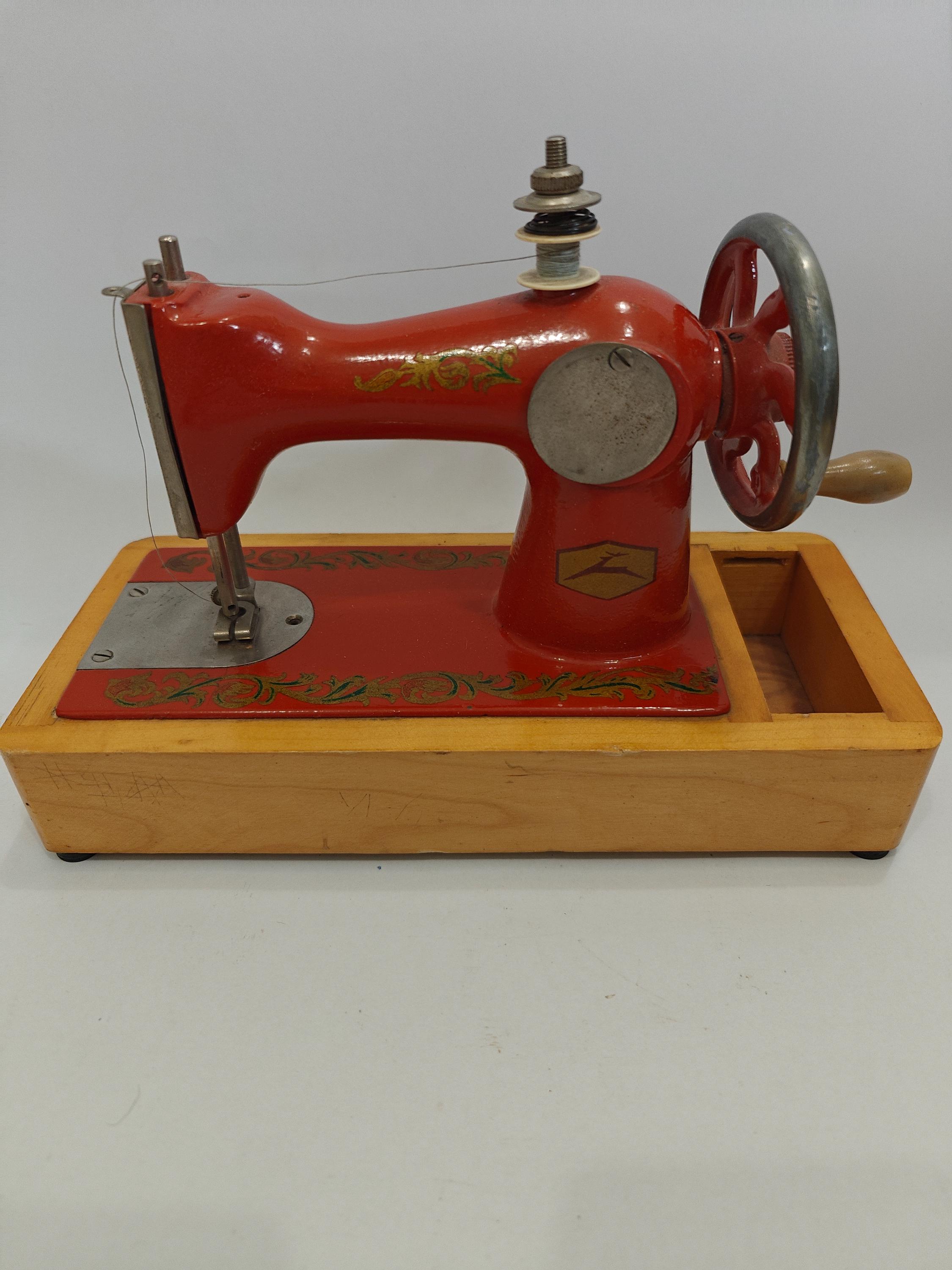 Ancienne Machine à Coudre Enfant Jouet Comix URSS - Vintage Boîte Métal - Miniature
